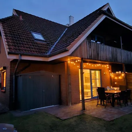 Emmavalley-beach Apartment