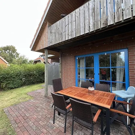 Emmavalley-beach Apartment *